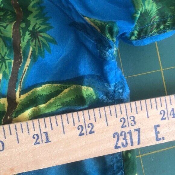 VILLAGE FAIR Vintage Silk Tropical Floral Button Up Size Large Short Sleeved Top - Picture 4 of 5